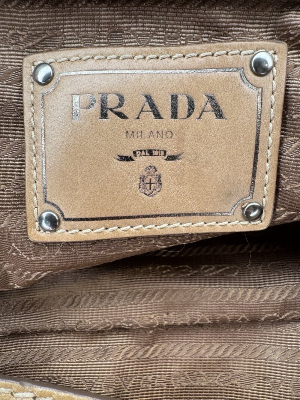 vintage Prada Vitello Shine Turn-Lock bag tan beige calf leather - Picture 13 of 16